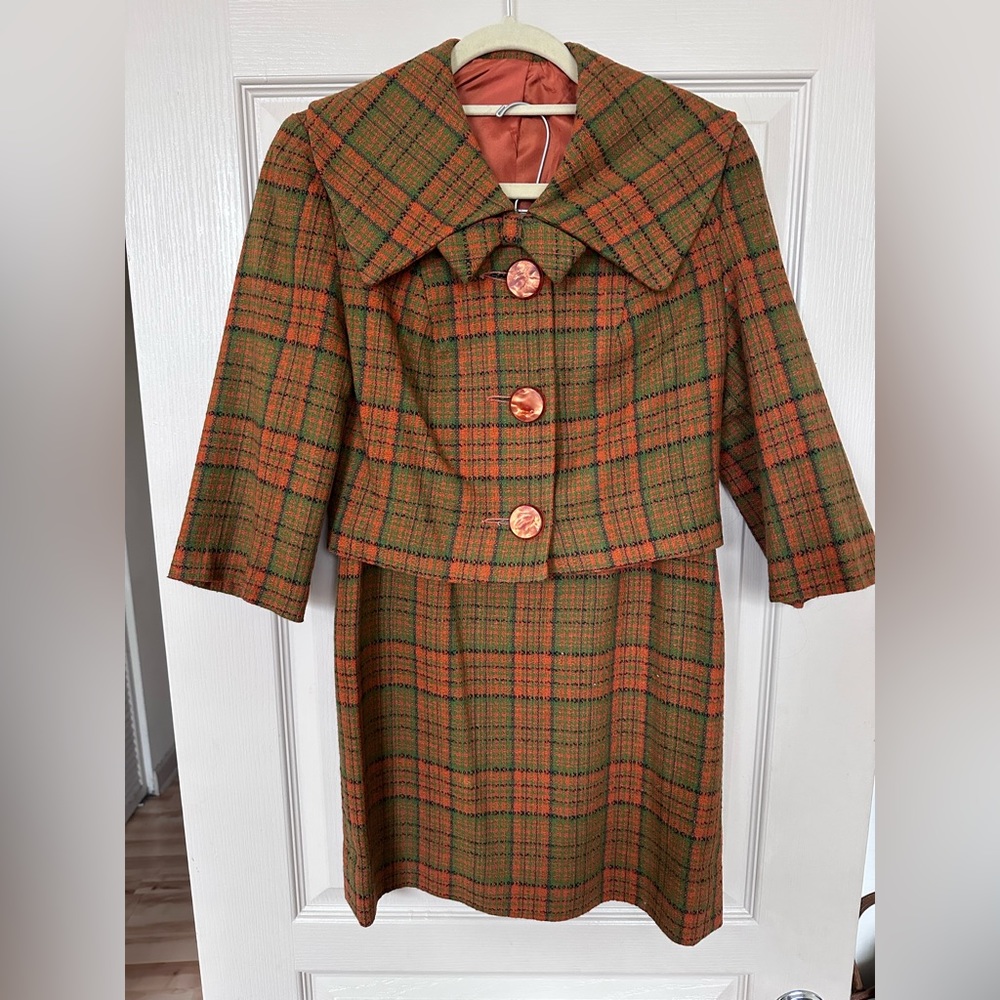 *VINTAGE* 1960s Women’s Tweed Business Suit